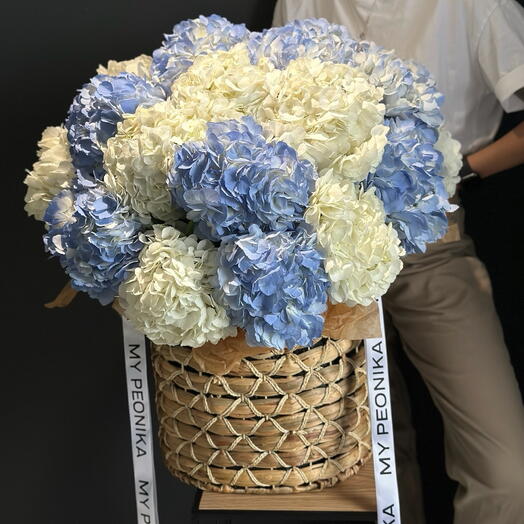Flowers in basket Baby Blue