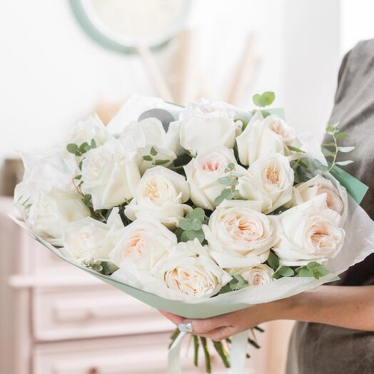 Bouquet "White O Hara with eucaliptus"