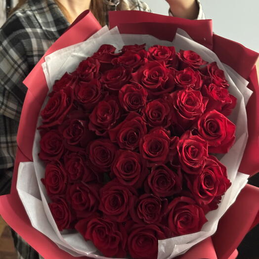 Luxurious Red Roses