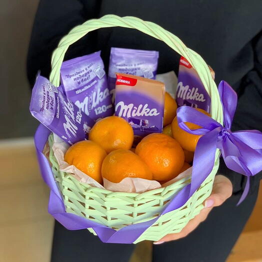 Шоколадно-цитрусовый набор в корзинке