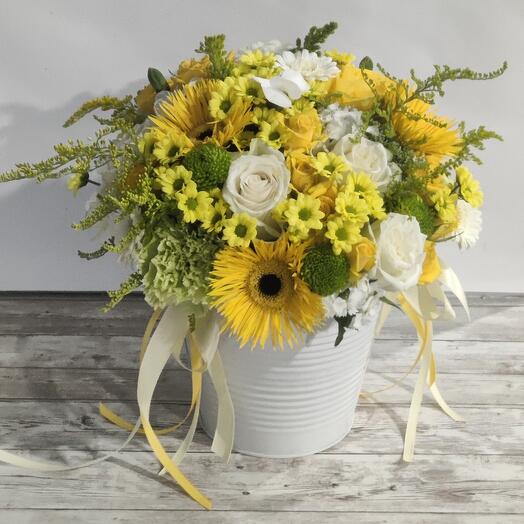 Mixed yellow flowers arrangement