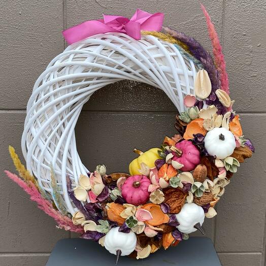 Decorative wreath for the door