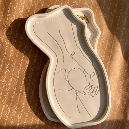 Подставка в форме женского тела