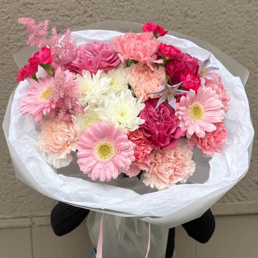 Bouquet with Country Blues roses and gerberas