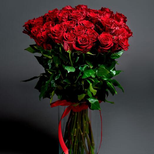 35 red roses
