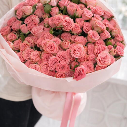 Pink spray garden roses