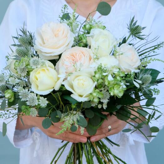 Tender Bouquet of Roses and Greenery