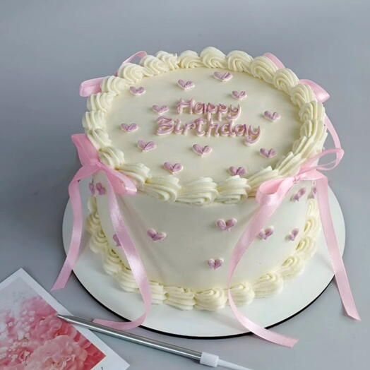 Lambeth cake with bows