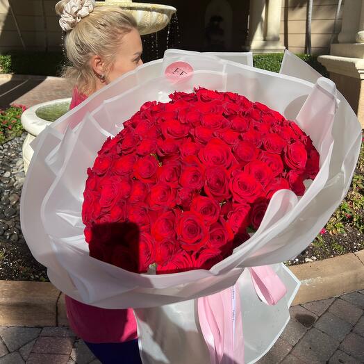 100 red roses
