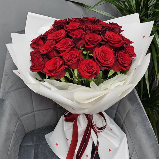 Букет из 25 красных роз