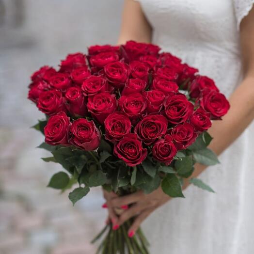 25 red roses bouquet