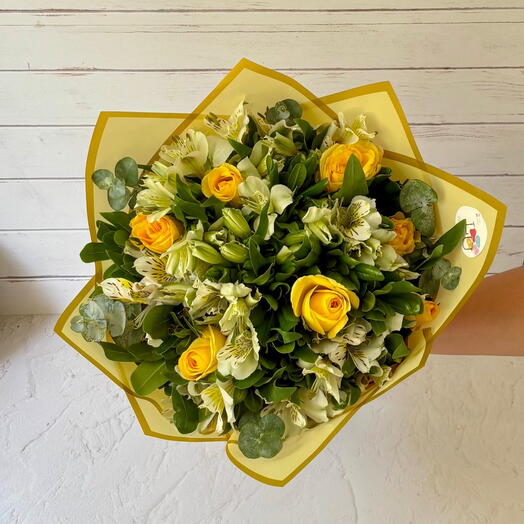 Ramo Amarillo Eterno – Rosas Amarillas y Astromelias