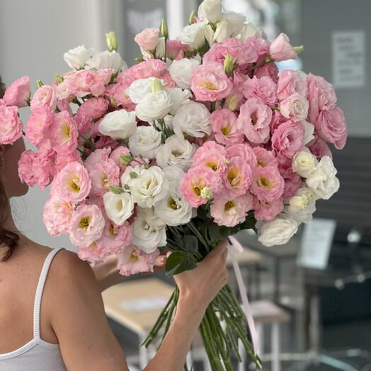 UN RAMO DE LISIANTHUS