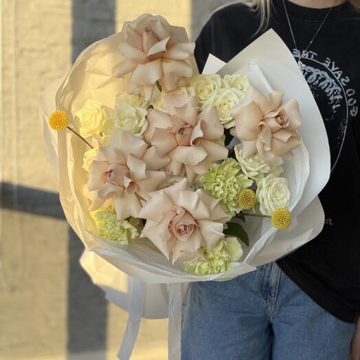 Песочно-фисташковый - французские розы, кустовые розы, гвоздика