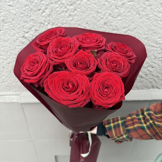 9 red roses