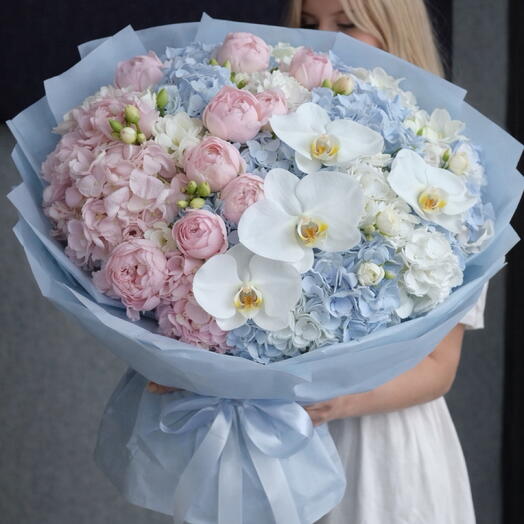 Exklusiver Blumenstraub mit Orchidee