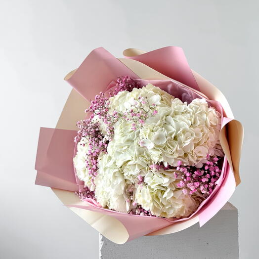 White hydrangeas with pink gypsophila