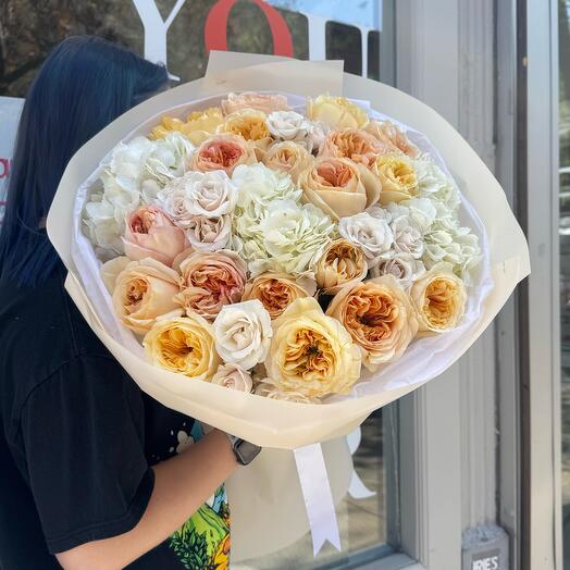 Cream Bouquet (garden roses, spray roses , hydrangeas)