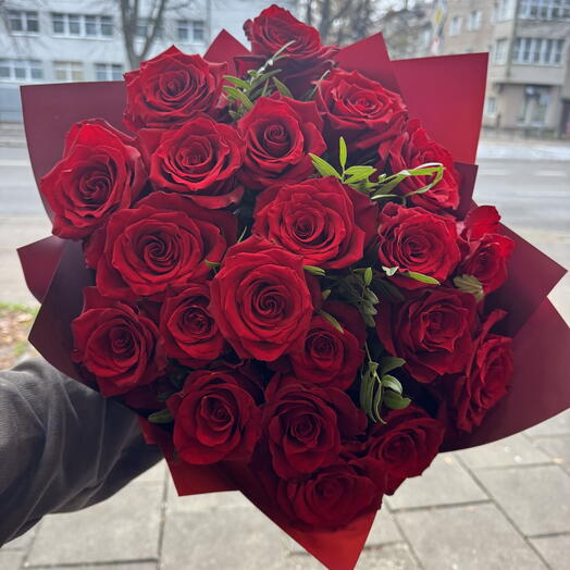 Bukiet LOVE 21 roz czerwonych