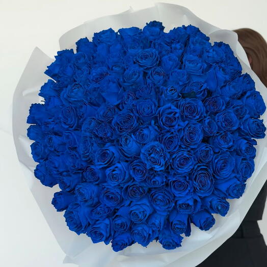 51 синяя Роза в белом оформлении
