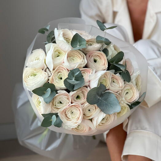 Ranunculuses   eucalyptus M