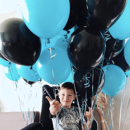 30 синих и черных шаров