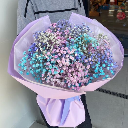 Букет трехцветной радужной гипсофилы