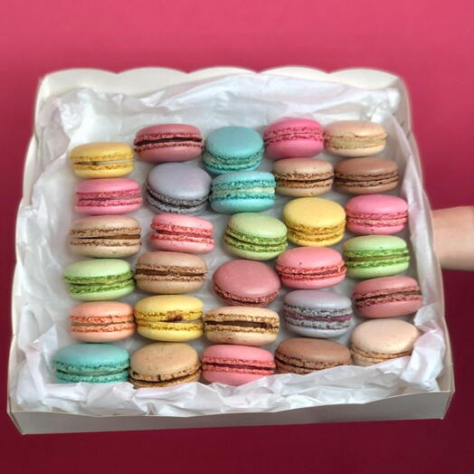 Макаруны в коробке, 30 шт