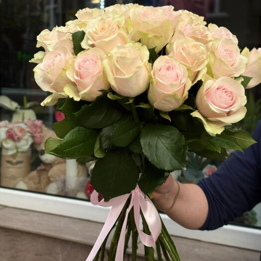 Açık renkli gül buketi 17 adet