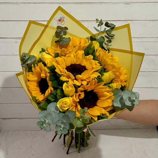 Ramo Alegria Amarilla – Girasoles y Rosas Amarillas