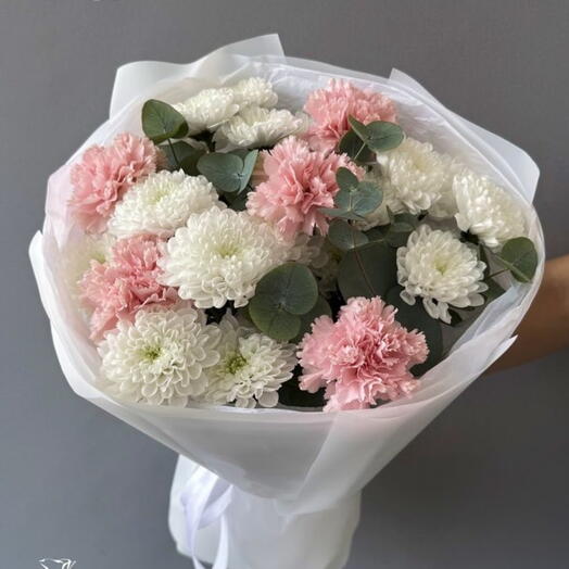 Дуо букет из кустовой хризантемы и диантусов