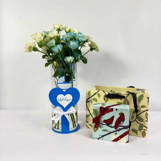 فازه مع تنسيق مواليد فاخر ببيبي روز أزرق مع حلاوة أنوش – هدية مبروك المولود