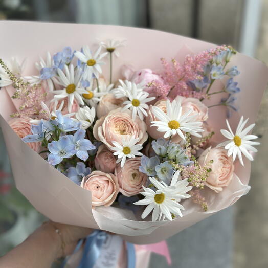 Light pink mix with peony and bush roses