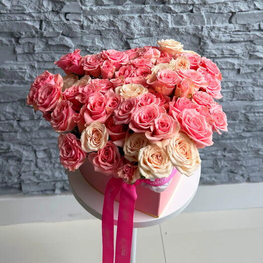 Crimson Heart Box - Pink Spray Roses