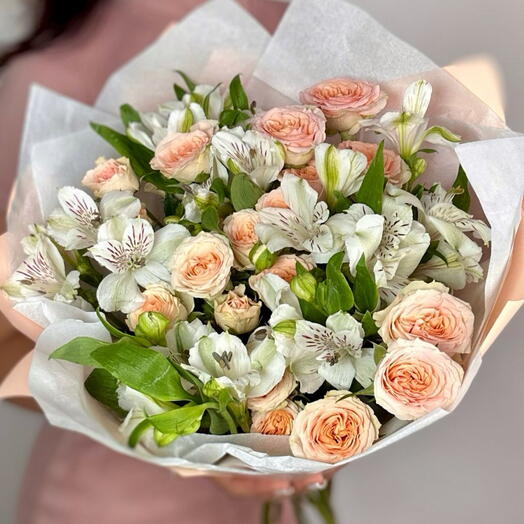 Bouquet of bush roses and alstroemerias