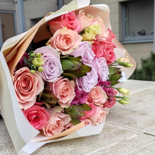 Pastel roses bouquet