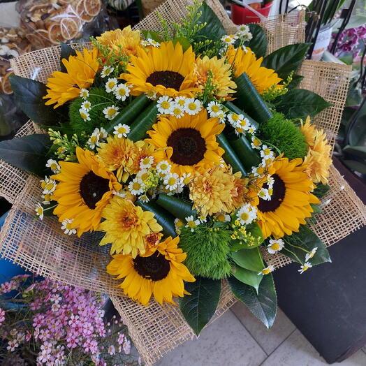 זר כפרי עם חמניות