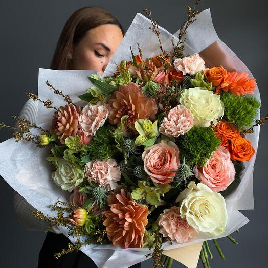 Fall 3 with dahlias and Mondial roses