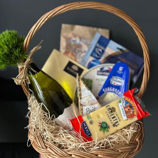Basket with Cloudy Bay Sauvignon Blanc - NEW ZELAND