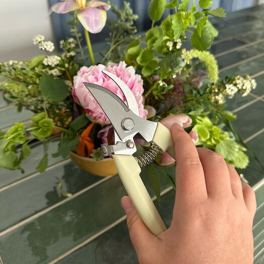 Flower pruner