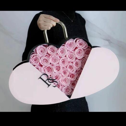 🌹💝 Luxury Heart Rose Box  –  28 Pink Roses 💝🌹 A stunning gesture of love, perfectly crafted