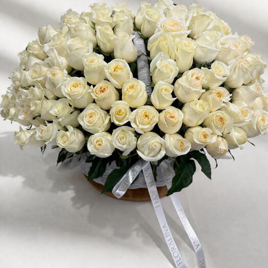 Luxury White Rose Basket (100–120 Roses)