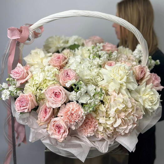 Авторская композиция в корзине «Festival»