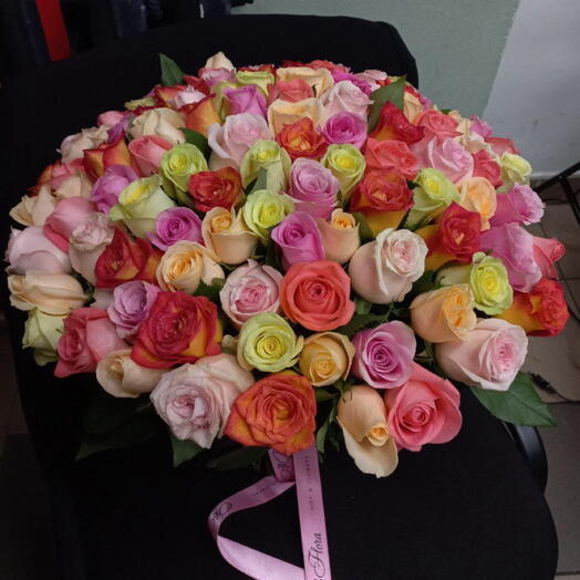 151 розноцветные розы