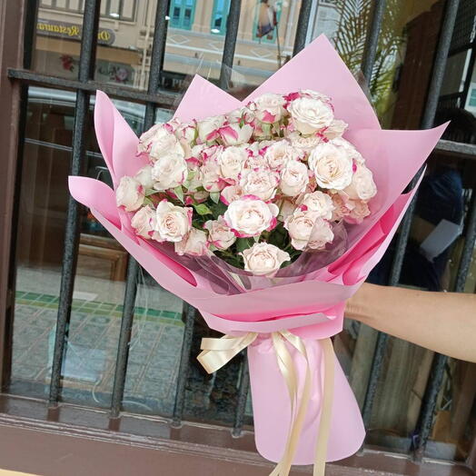 Beautiful mix colored spray rose bouqet