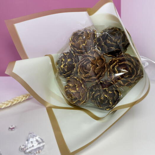 Букет божури от через и млечен шоколад