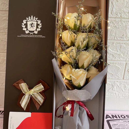 Title Elegant Box of 11 Red Roses with Bow and led light installed