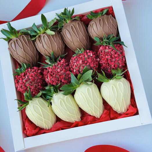 Klasyczne pudełko truskawkowej elegancji