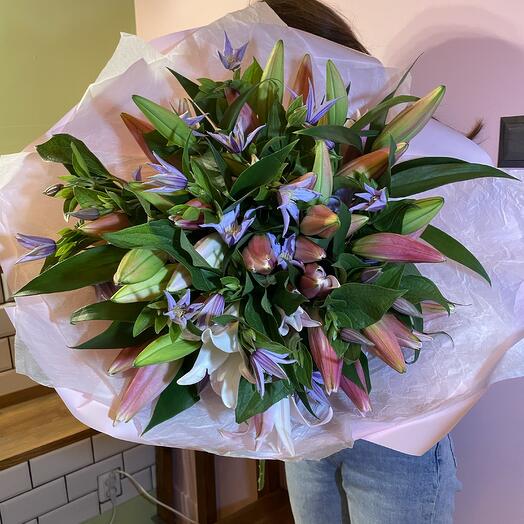 Lily bouquet with Clematis