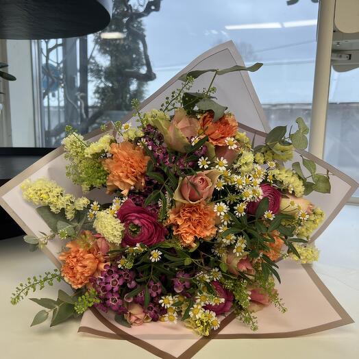 Spring forest kukkakimppu